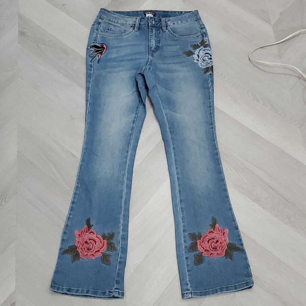 VENUS Women’s Bootcut Embroidered Floral Jeans Size 6
